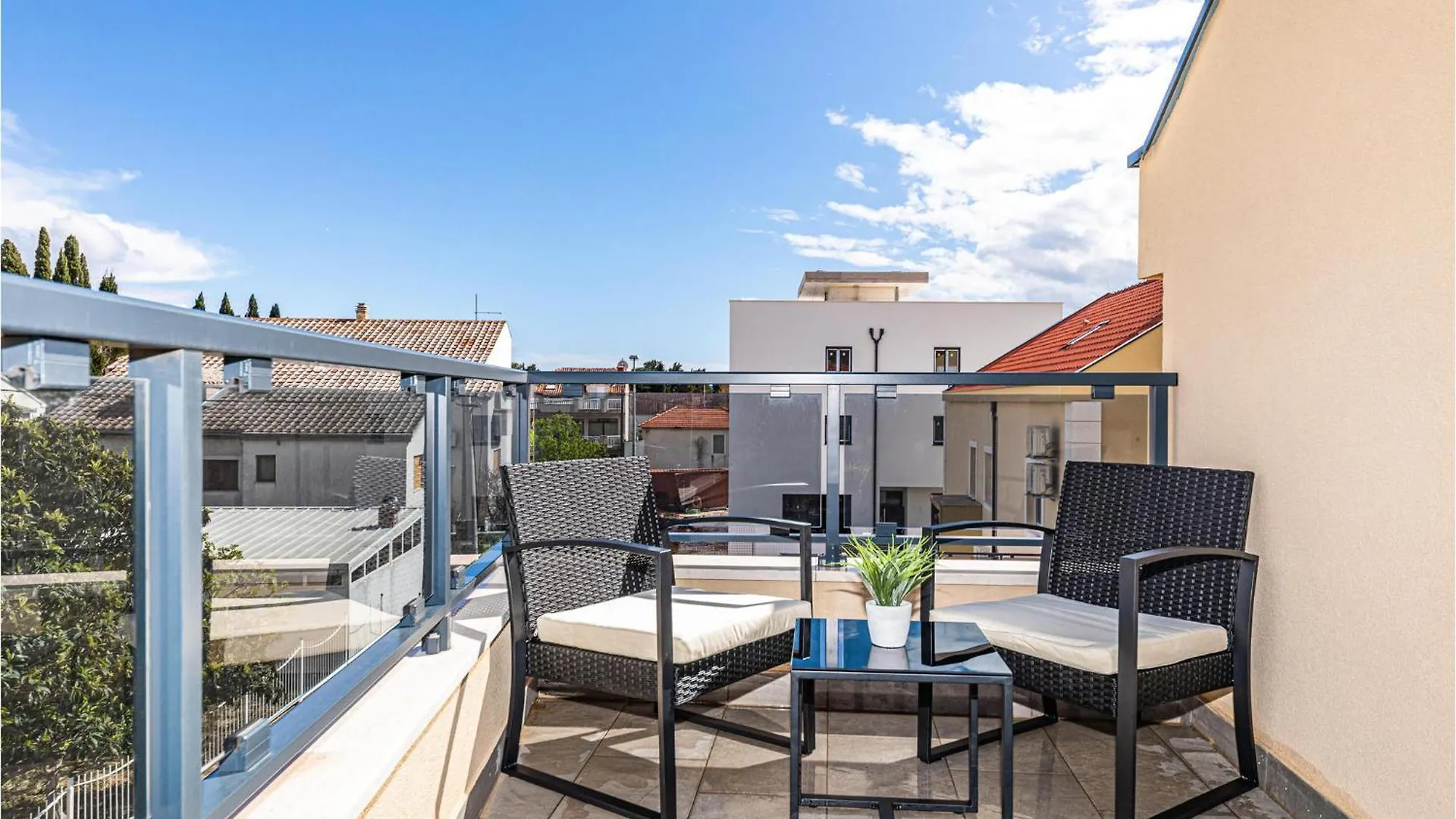 Cozy Apartment In Kastel Stari With Kitchen Kastela