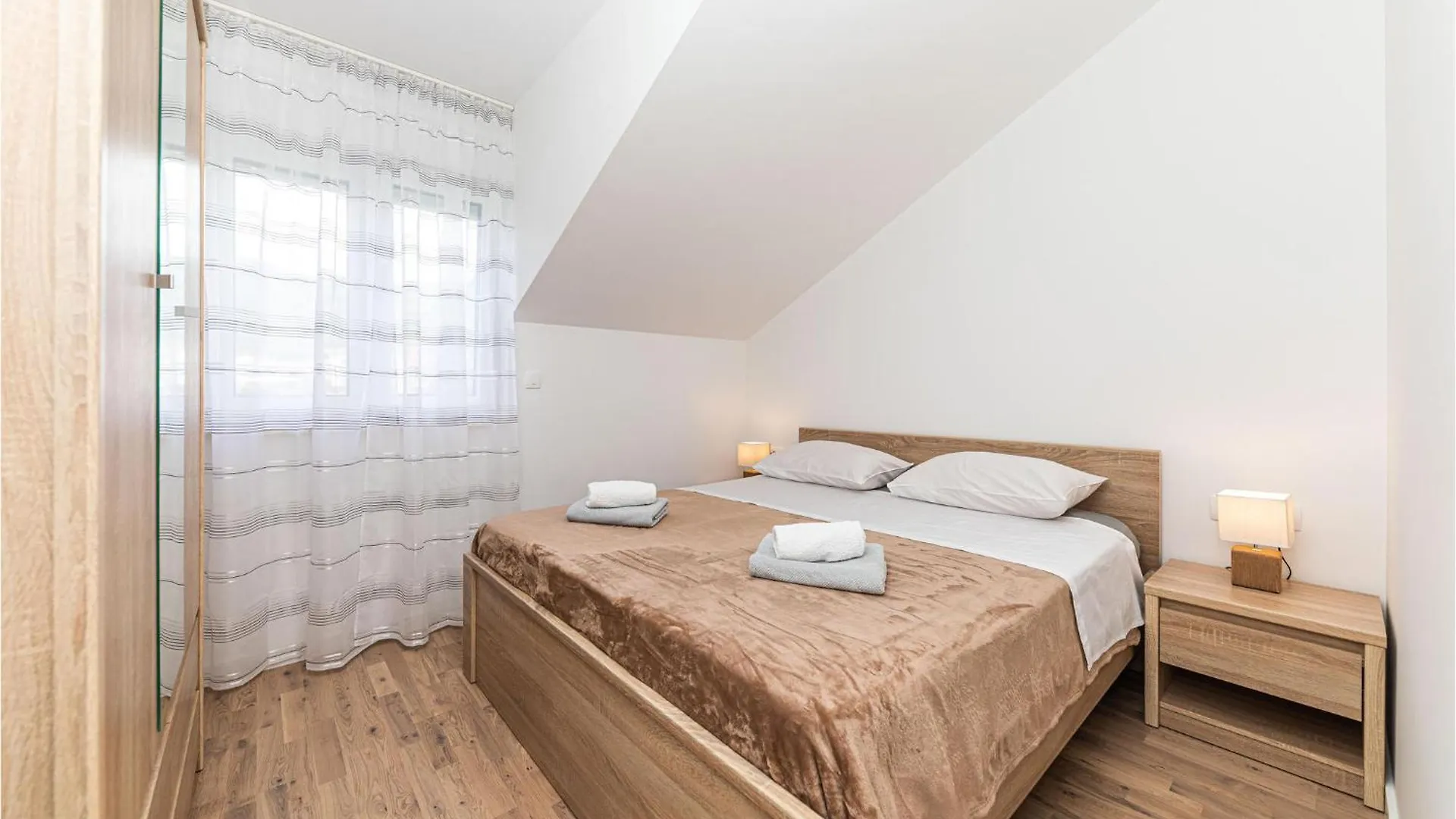 Cozy Apartment In Kastel Stari With Kitchen Kastela