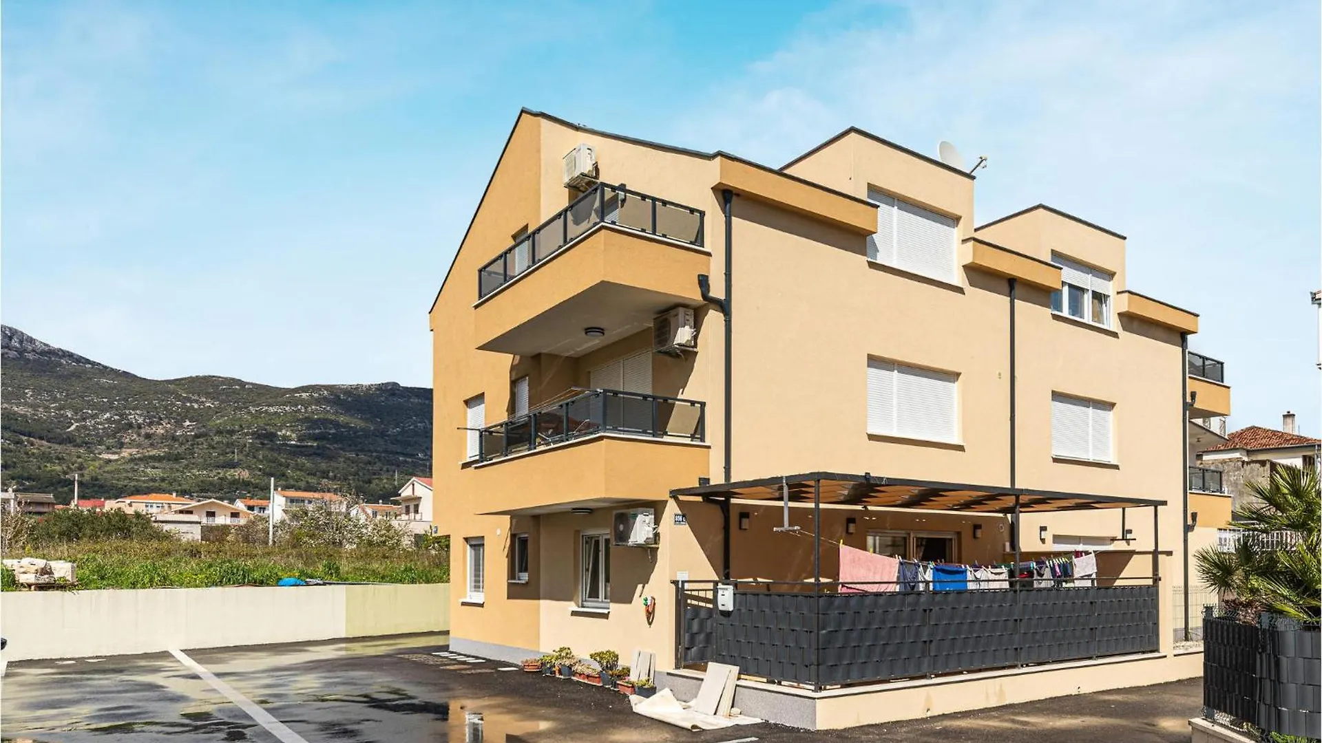 Cozy Apartment In Kastel Stari With Kitchen Kastela 0*,  Croatia